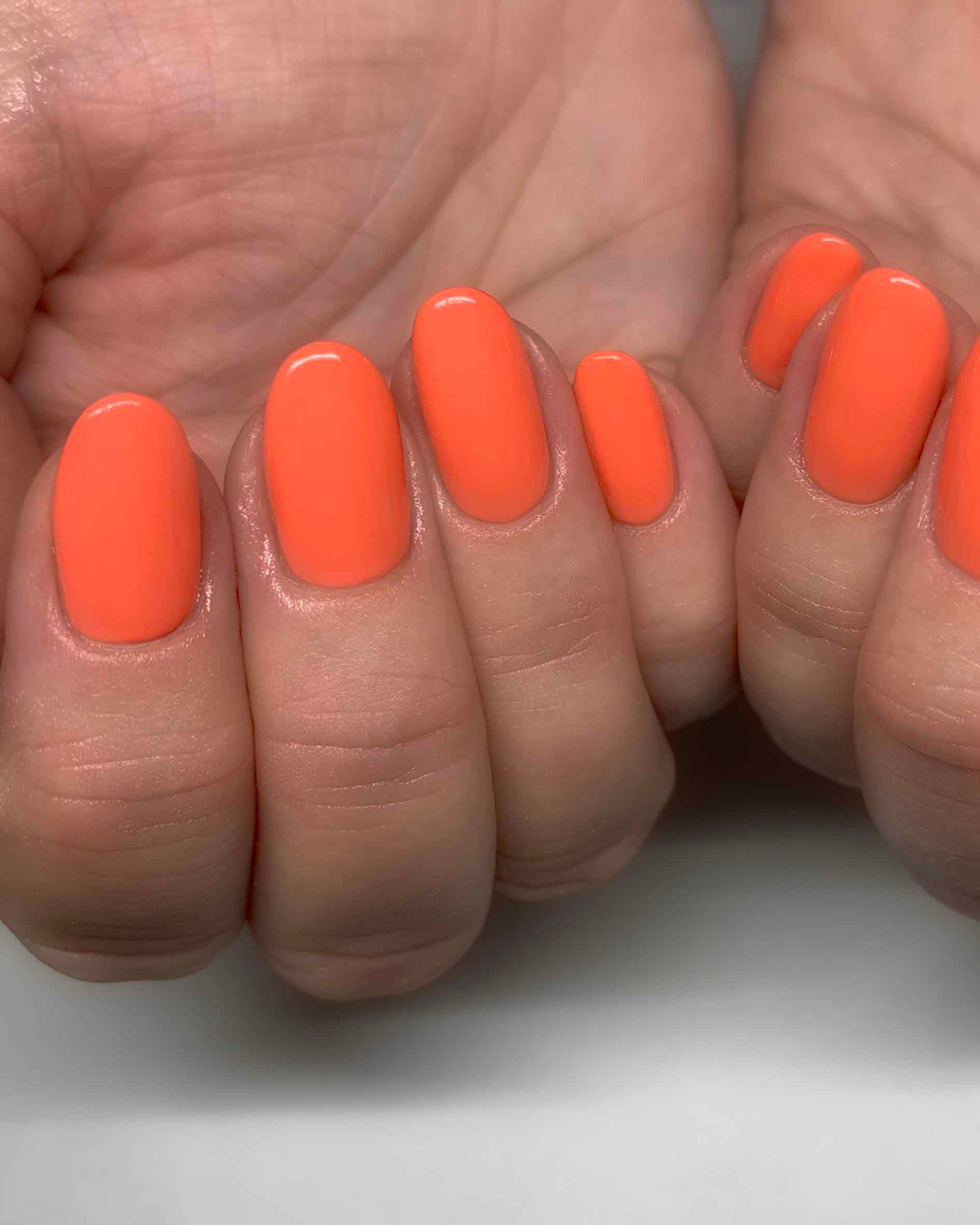 Coral gel nails