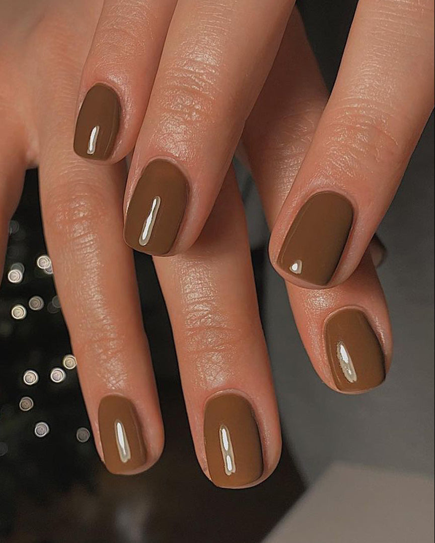 Vintage brown nails